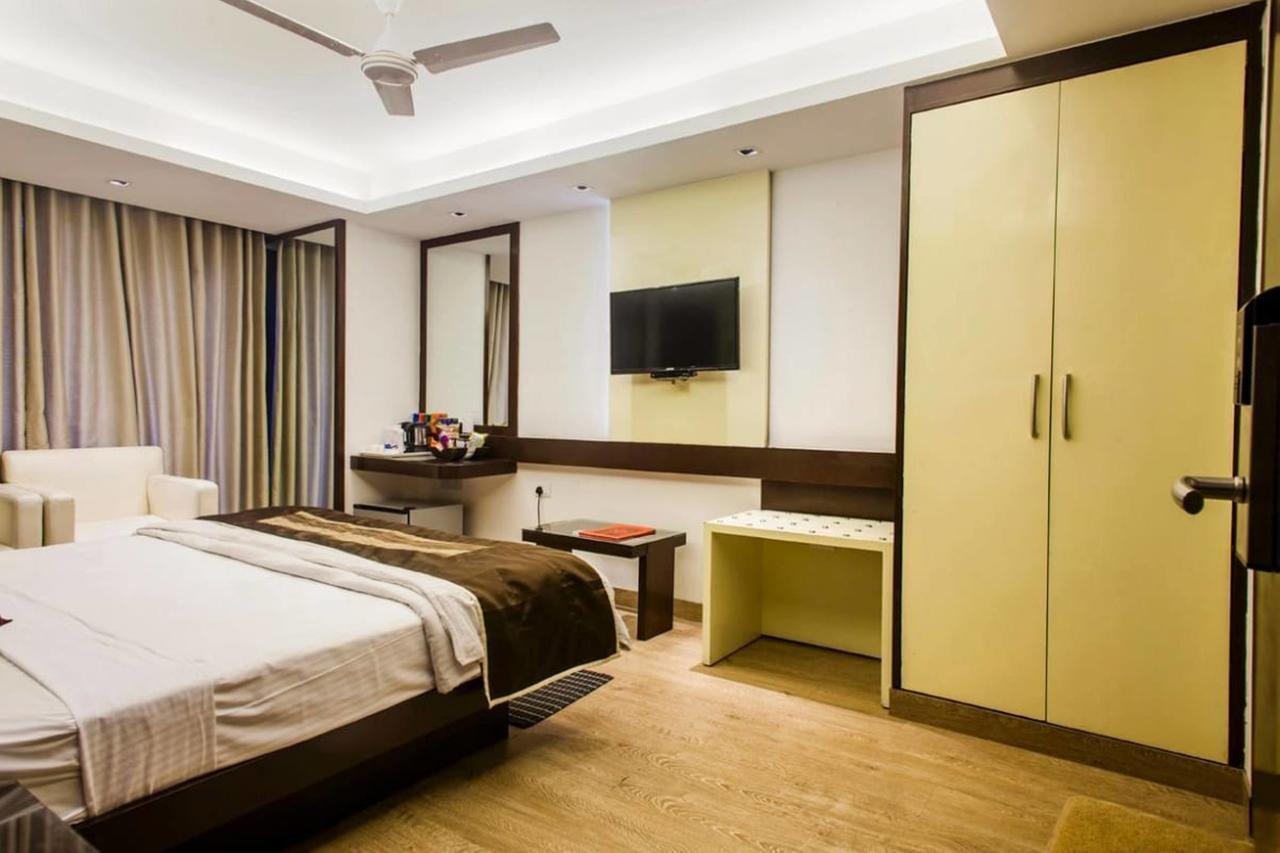 Fabhotel Red Leaf Mall Road Mussoorie Exterior photo